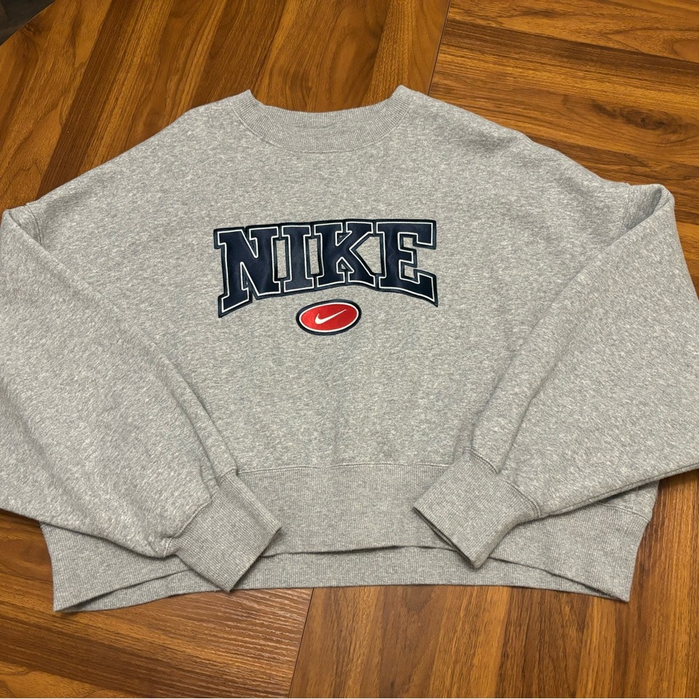 Nike Sportswear Phoenix Fleece City Edition Oversized Crewneck Sweatshirt
